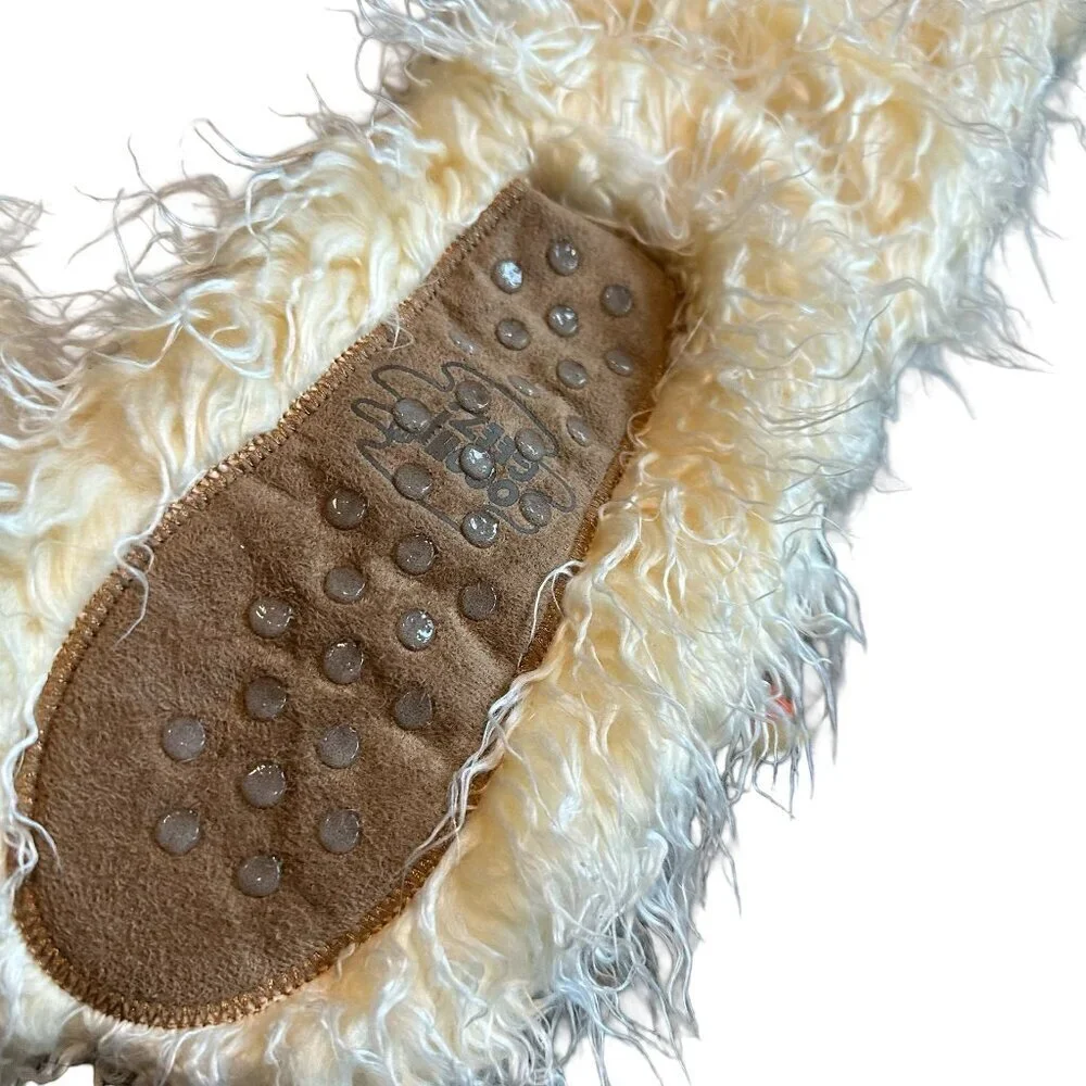 Oooh Geez! Women's Fuzzy White Llama Non-Skid Slipper Socks One Size Women's